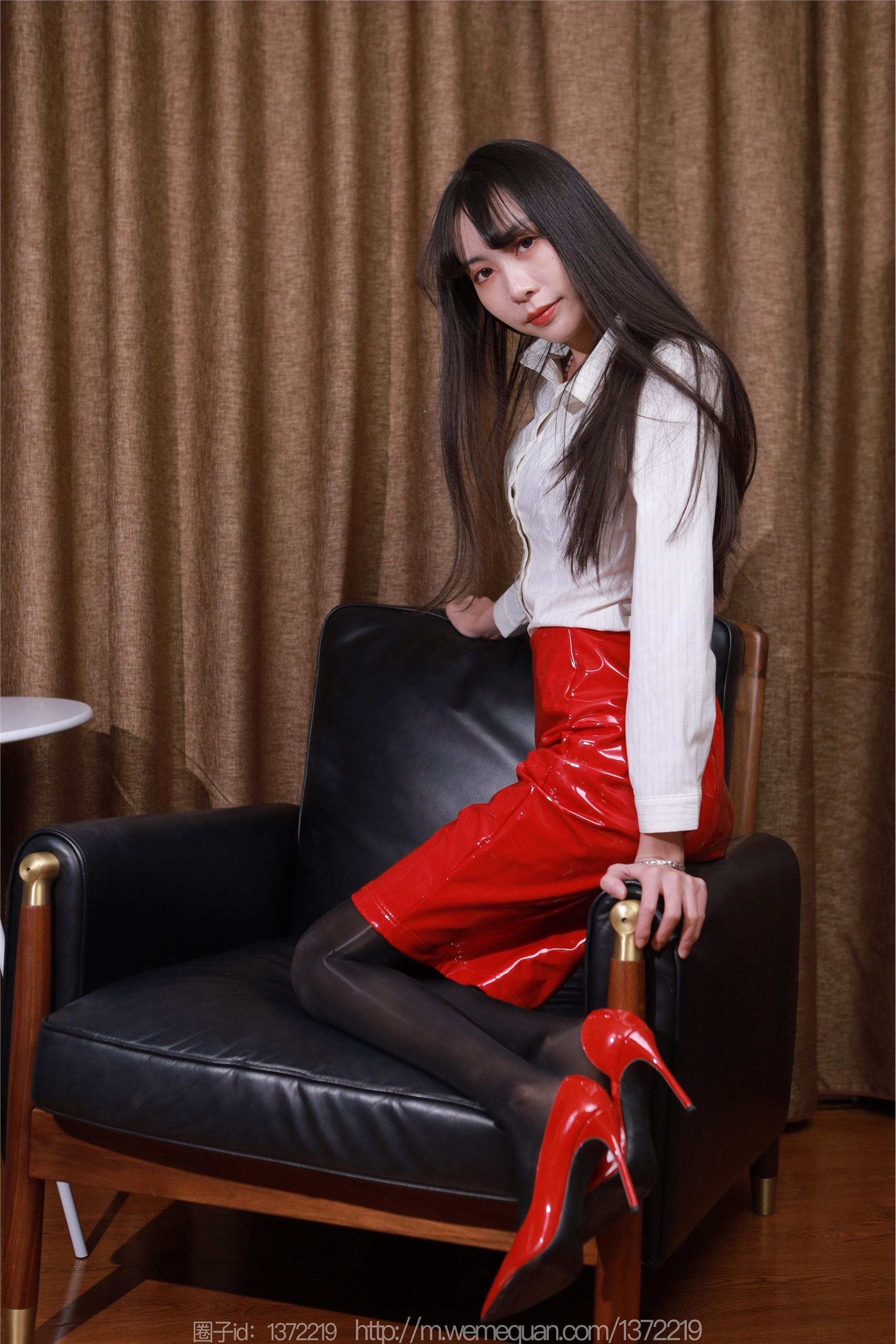 IESS异思趣向  2022.12.25 丝享家 1309 团团《红色姓感漆皮》